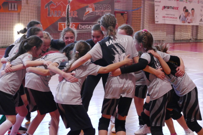 Veretlenül zárták a rákóczis lányok a tornát