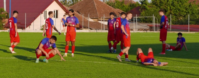 Elbukták a döntőt