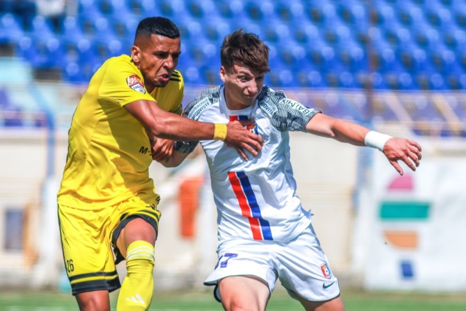 Oanea (sárga mez) bízik a csodákban