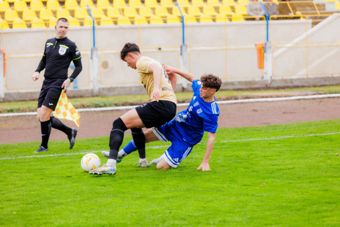 Szatmári ifikkel játszik az Olimpia VSK (kék mezben Denis Toma)
