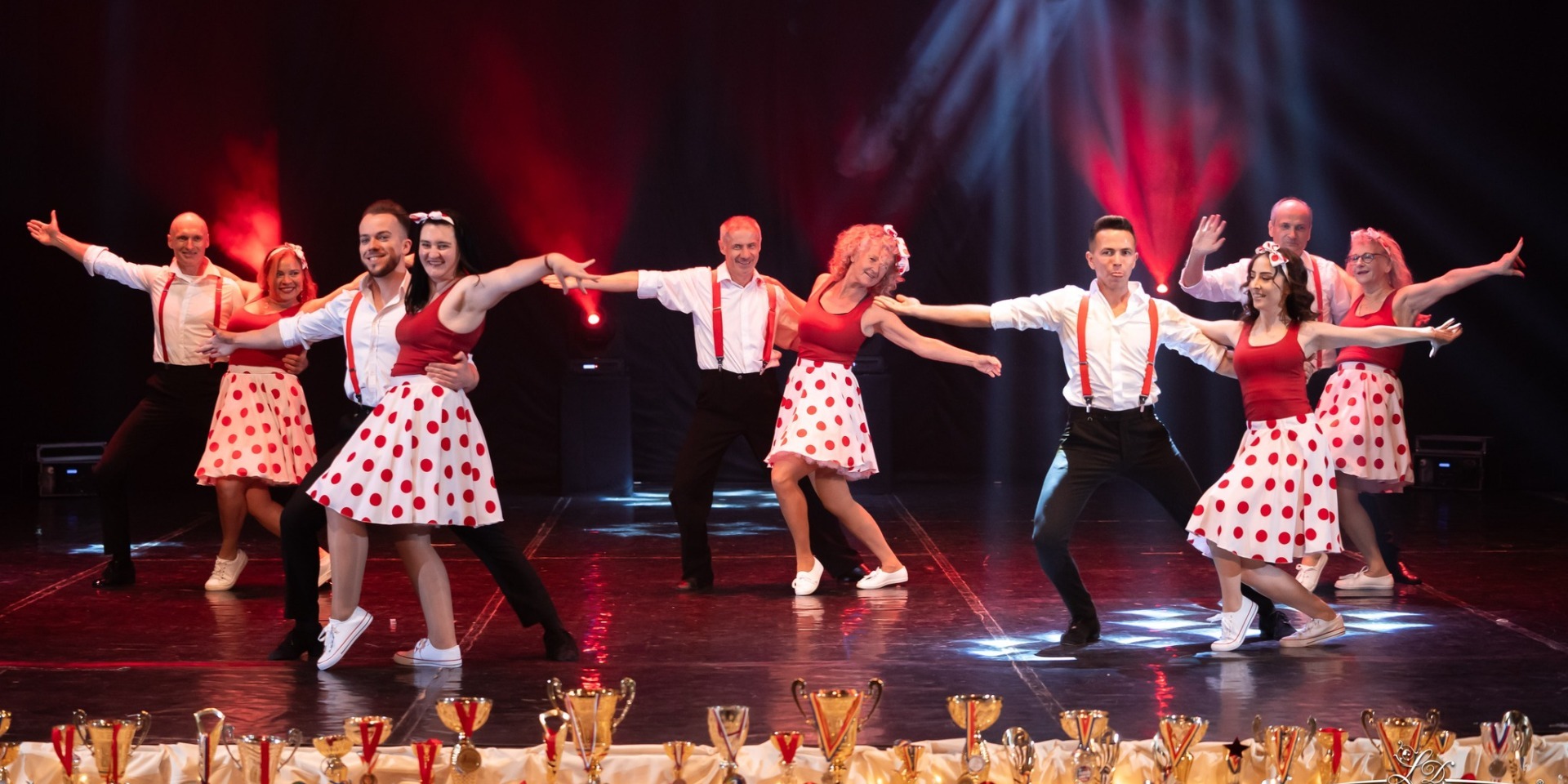 Kezdő társastánc és latin kurzusok a Loga Dance Schoolnál