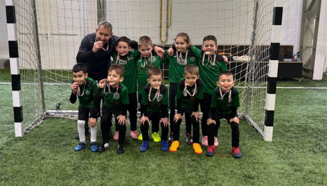 Florin Moisa és a mezőfényi U7-es csapat