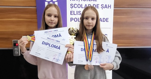 A Cristurean ikrek, Noelia és Andreea