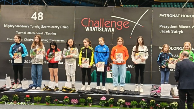 Iustina Ardelean (jbbról a negyedik, narancssárga melegítőben) a 7. lett