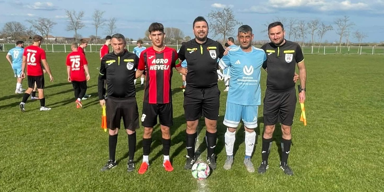 A kaplonyiak (piros-fekete csíkos mez) megdolgoztak a sikerért