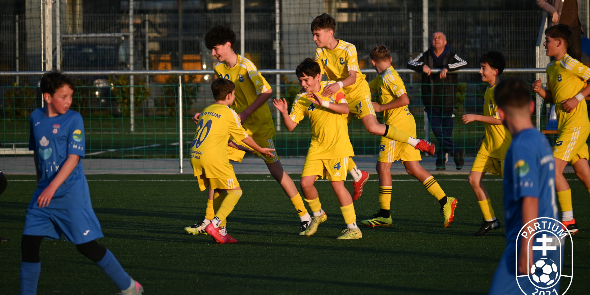 A PLA négy csapata nyert a Lotus ellen