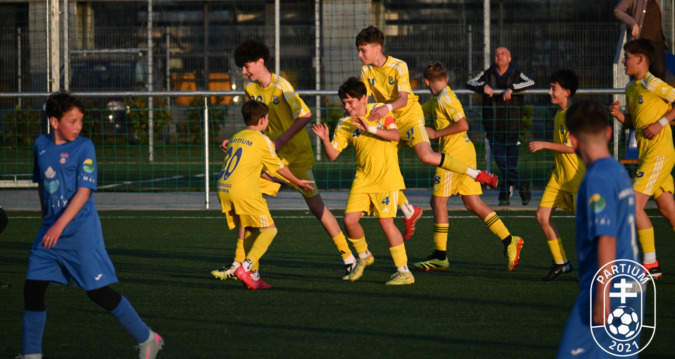 A PLA négy csapata nyert a Lotus ellen