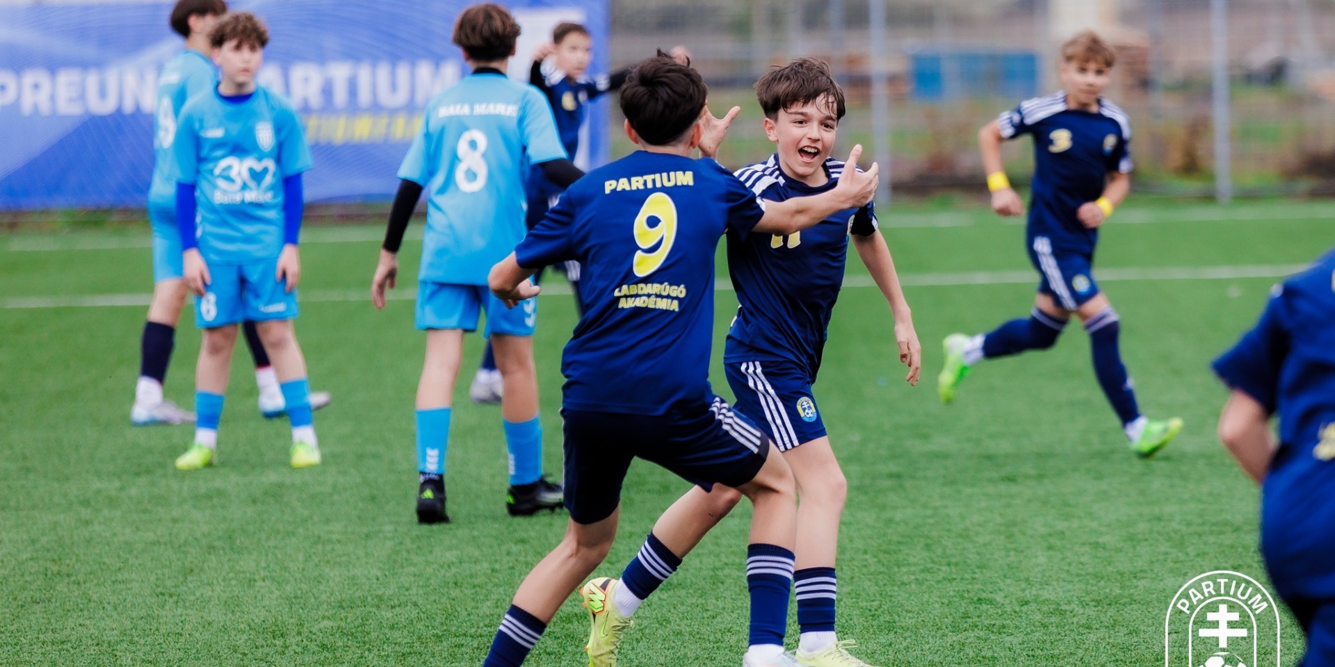 A 13 és 14 évesek az elitbajnokságban szerepelnek