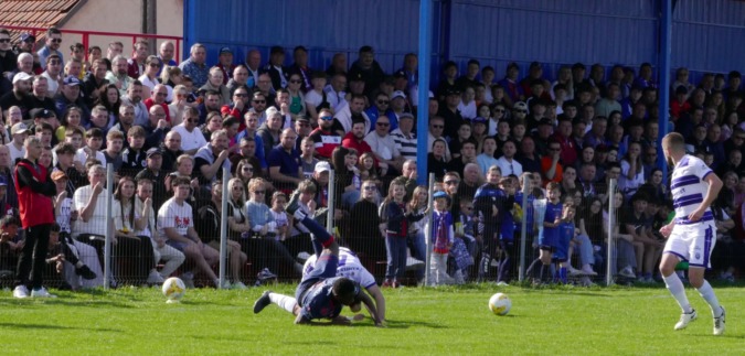 Telt ház előtt játszottak szombaton Tasnádon