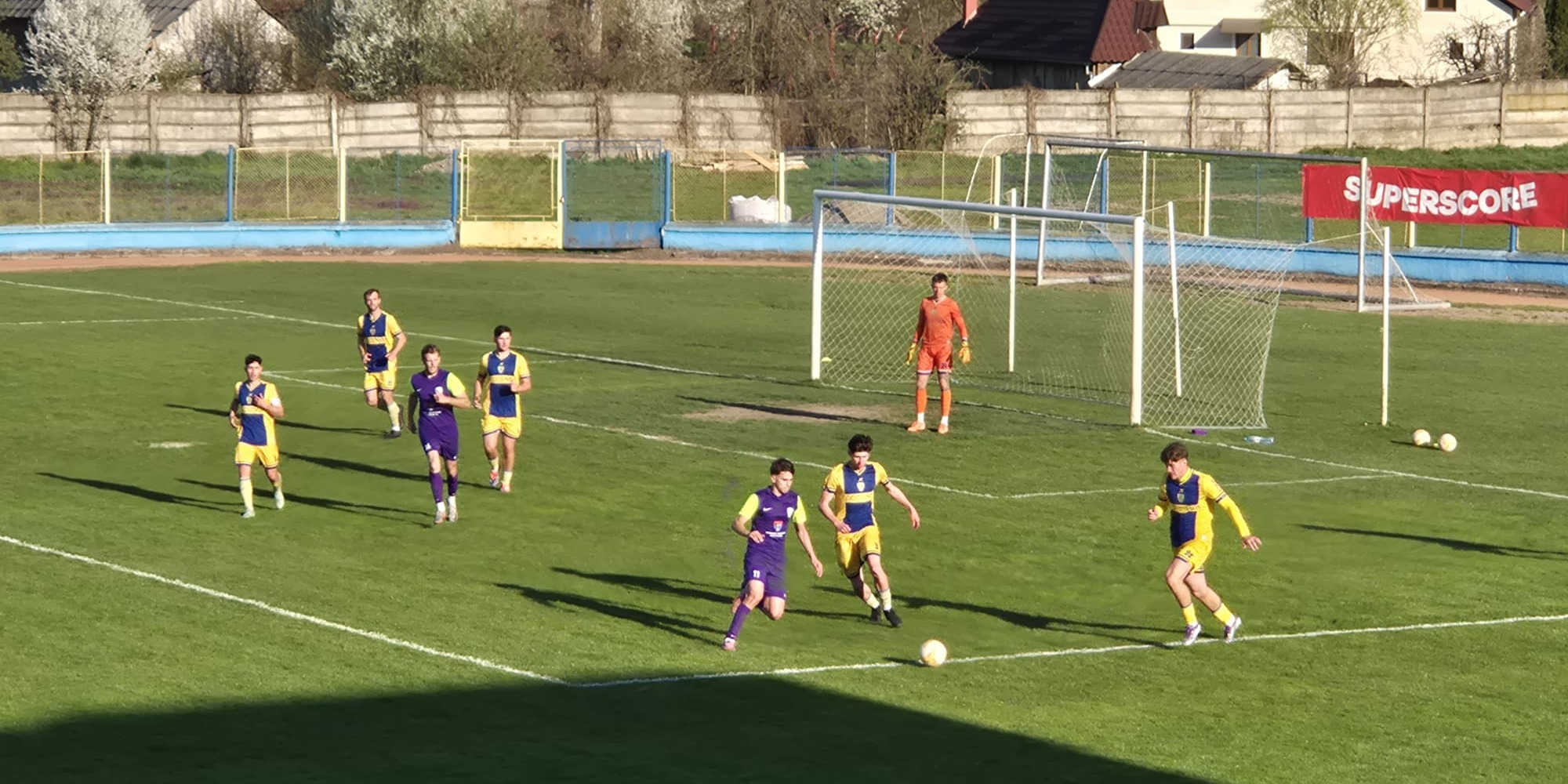 Máramarosszigeten játszott a SC Olimpia MCMXXI (sárga mez)