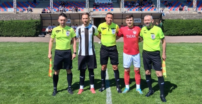 A Talna (piros mez) Nagykárolyban ikszelt