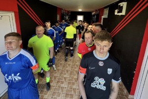 Az óvriak mezőfényen játszanak