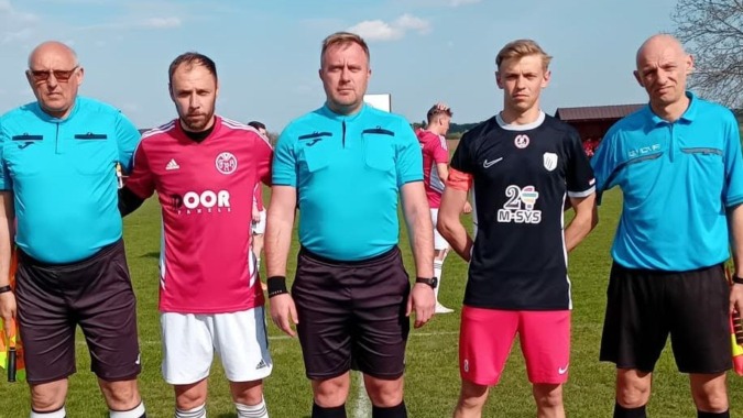 A mezőfényiek (piros mez) az óvári vendégeket is legyőzték