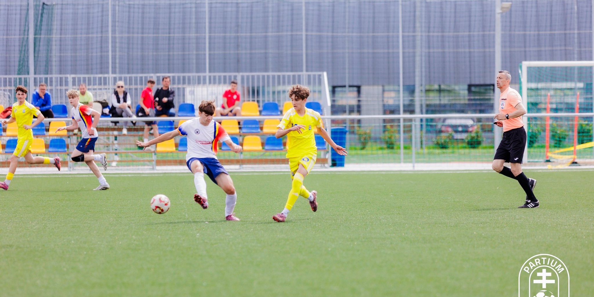 Az U16-os csapat (sárga mez) biztosította a második helyét a csoportban Az U16-os csapat (sárga mez) biztosította a második helyét a csoportban