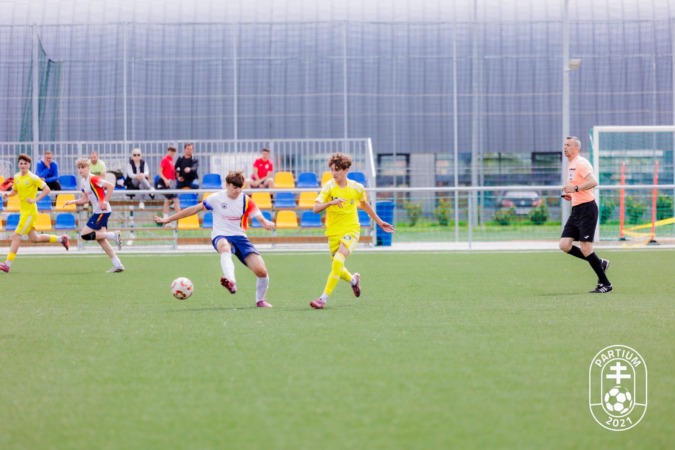 Az U16-os csapat (sárga mez) biztosította a második helyét a csoportban Az U16-os csapat (sárga mez) biztosította a második helyét a csoportban